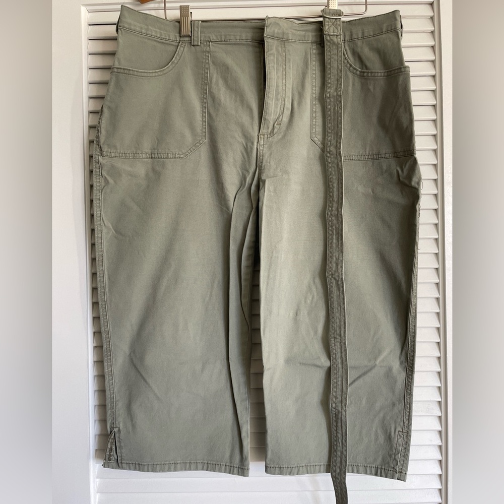 Gloria Vanderbilt 16 Stretch Capri Skimmer 4Pocket  light moss Green